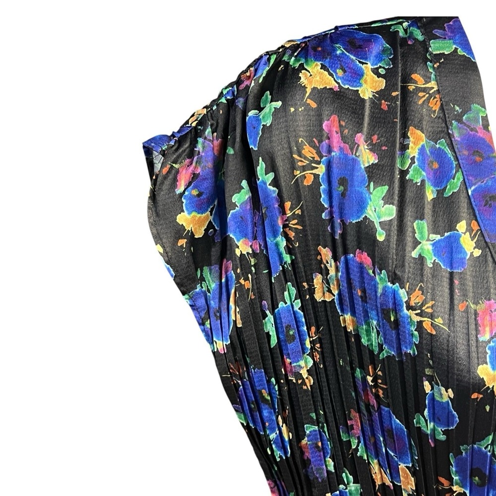 Molly Bracken Pleated Dress Black Floral V-Neck Short Sleeve‎ Boho Flowy Chic - Picture 3 of 10